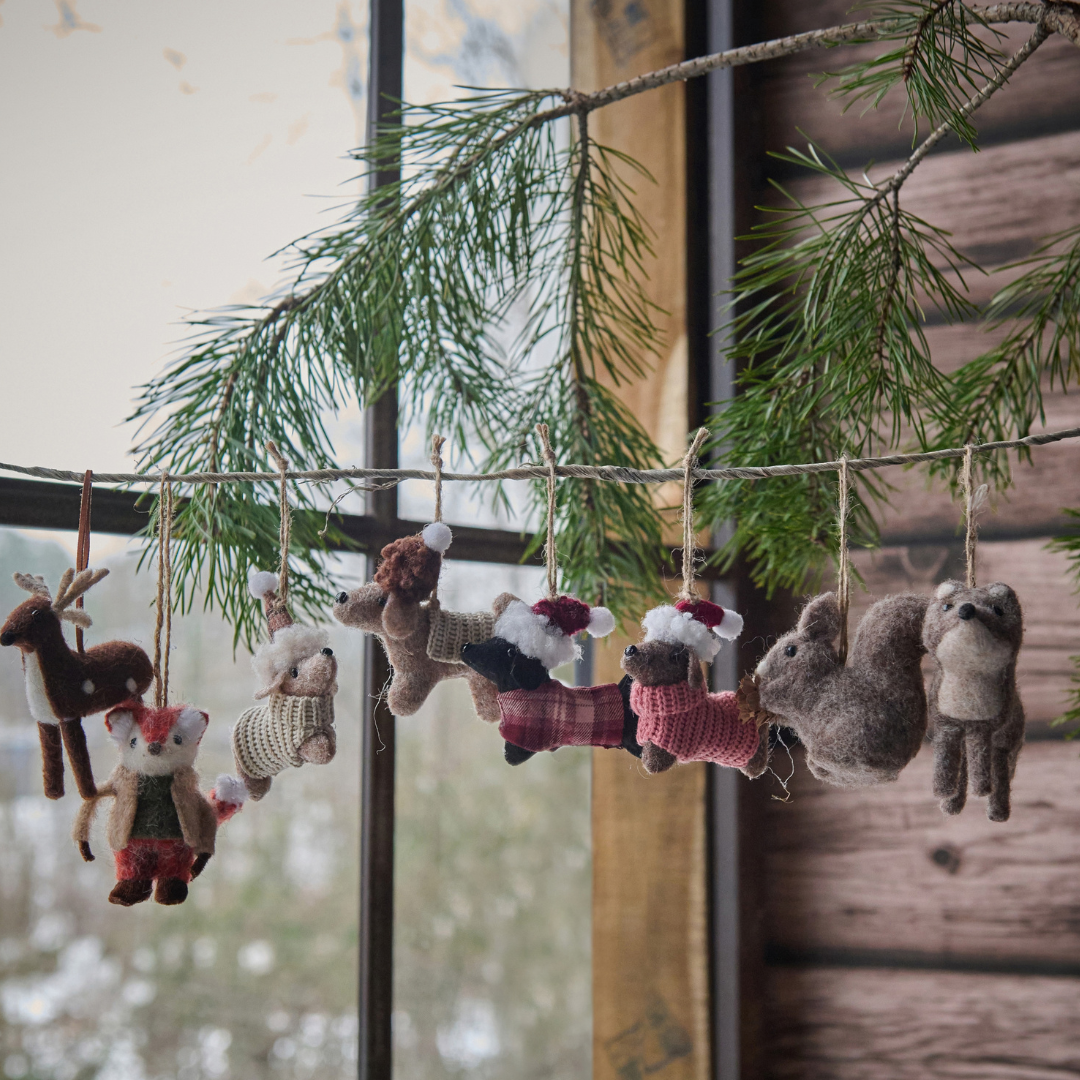 Set of 2 Hanging Gorgeous Foxes
